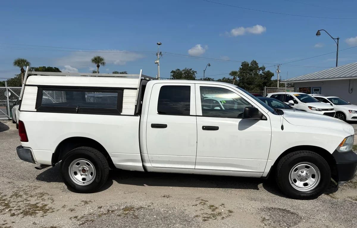 2017 RAM 1500 TRADESMAN EXTENDED CAB MEDIUM BED 4