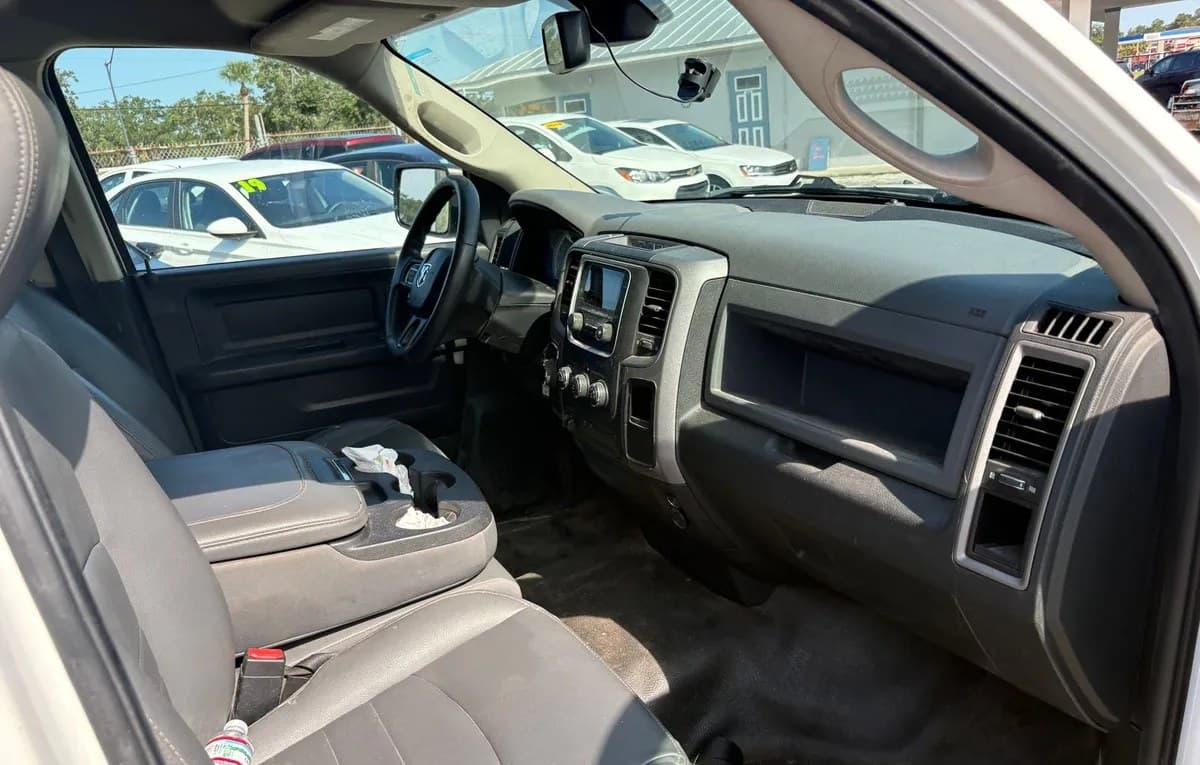 2017 RAM 1500 TRADESMAN EXTENDED CAB MEDIUM BED 7