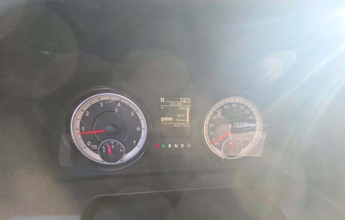 2017 RAM 1500 TRADESMAN EXTENDED CAB MEDIUM BED 5