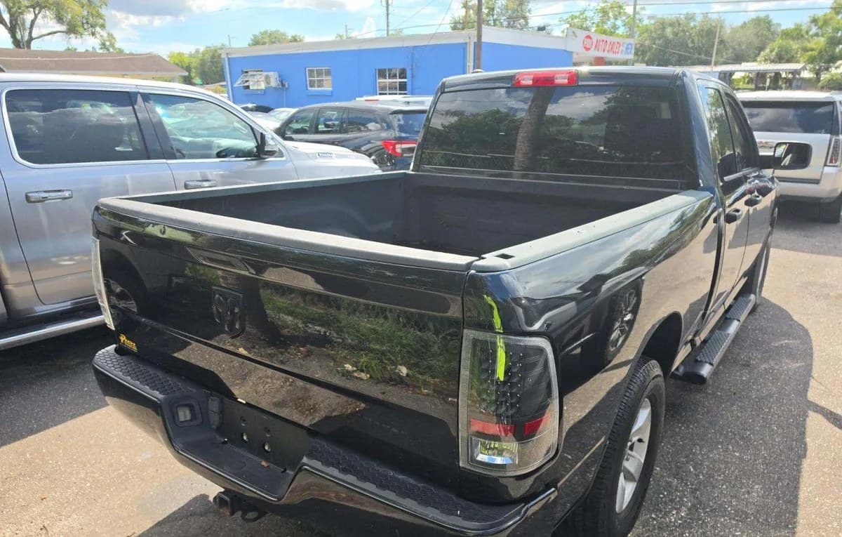 2018 RAM 1500 EXPRESS EXTENDED CAB MEDIUM BED 4