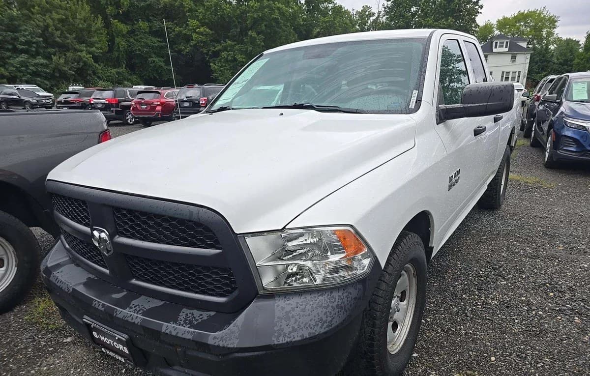 2017 RAM 1500 TRADESMAN EXTENDED CAB MEDIUM BED 2