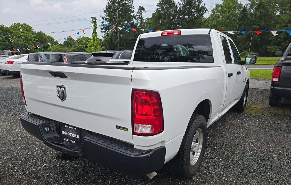 2017 RAM 1500 TRADESMAN EXTENDED CAB MEDIUM BED 4