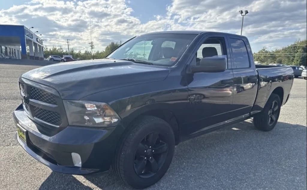 2017 RAM 1500 EXPRESS EXTENDED CAB MEDIUM BED 1