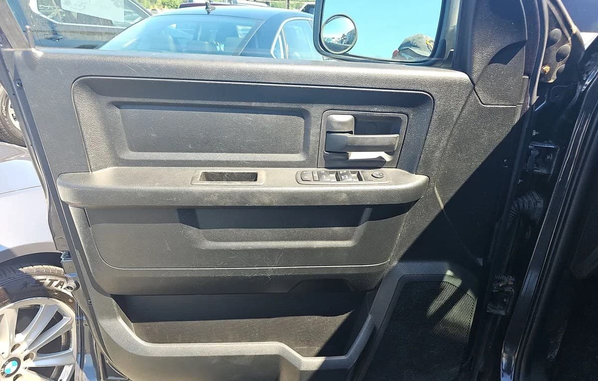 2018 RAM 1500 EXPRESS EXTENDED CAB MEDIUM BED 6