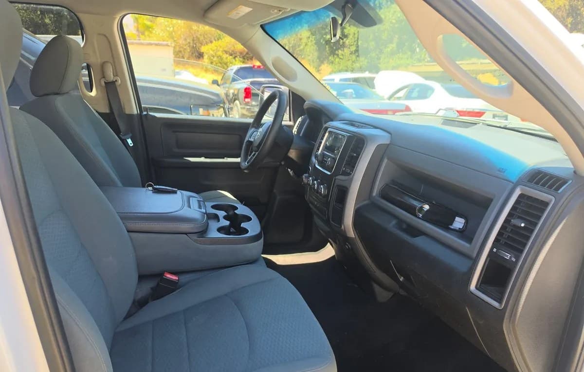 2017 RAM 1500 TRADESMAN EXTENDED CAB MEDIUM BED 5