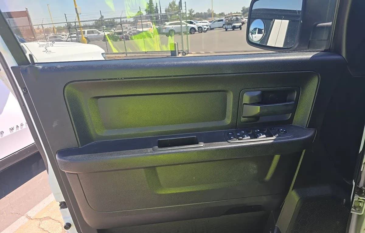 2019 RAM 1500 CLASSIC TRADESMAN EXTENDED CAB MEDIUM BED 6