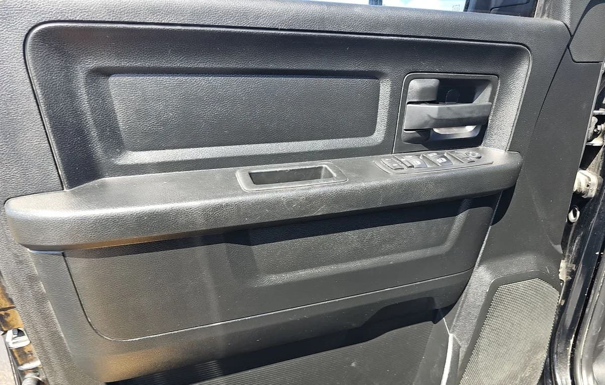 2019 RAM 1500 CLASSIC TRADESMAN EXTENDED CAB MEDIUM BED 6