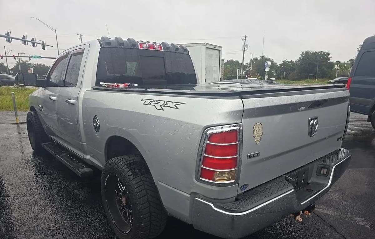 2017 RAM 1500 SLT EXTENDED CAB MEDIUM BED 3
