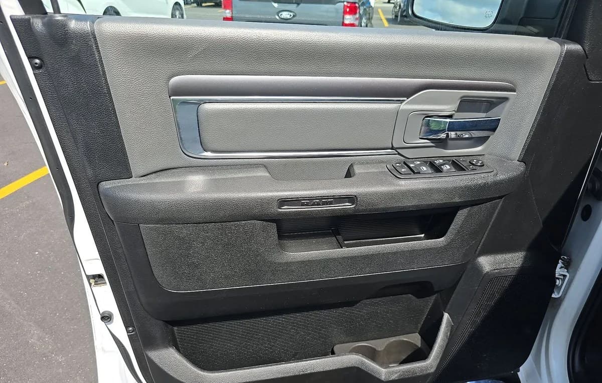 2021 RAM 1500 CLASSIC SLT EXTENDED CAB MEDIUM BED 6