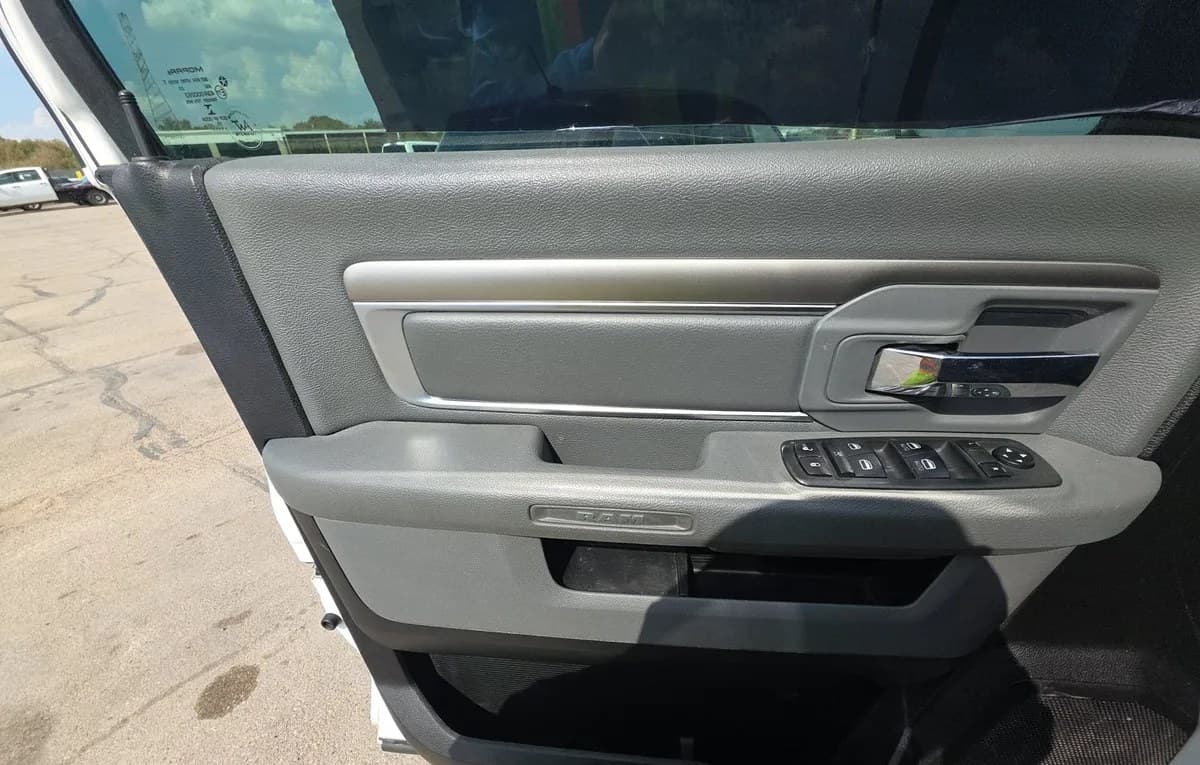 2019 RAM 1500 CLASSIC WARLOCK EXTENDED CAB MEDIUM BED 6