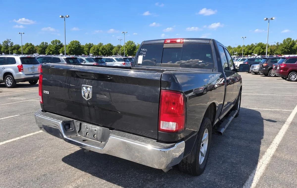 2017 RAM 1500 SLT EXTENDED CAB MEDIUM BED 4