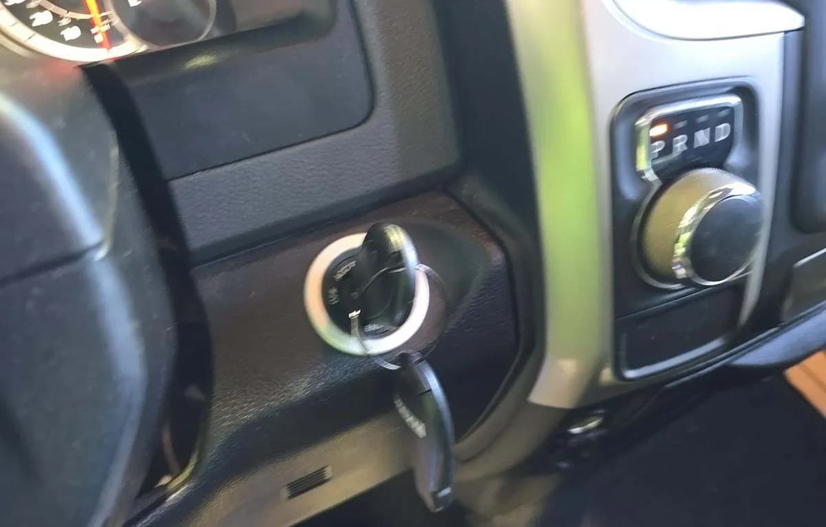 2019 RAM 1500 CLASSIC WARLOCK EXTENDED CAB MEDIUM BED 5