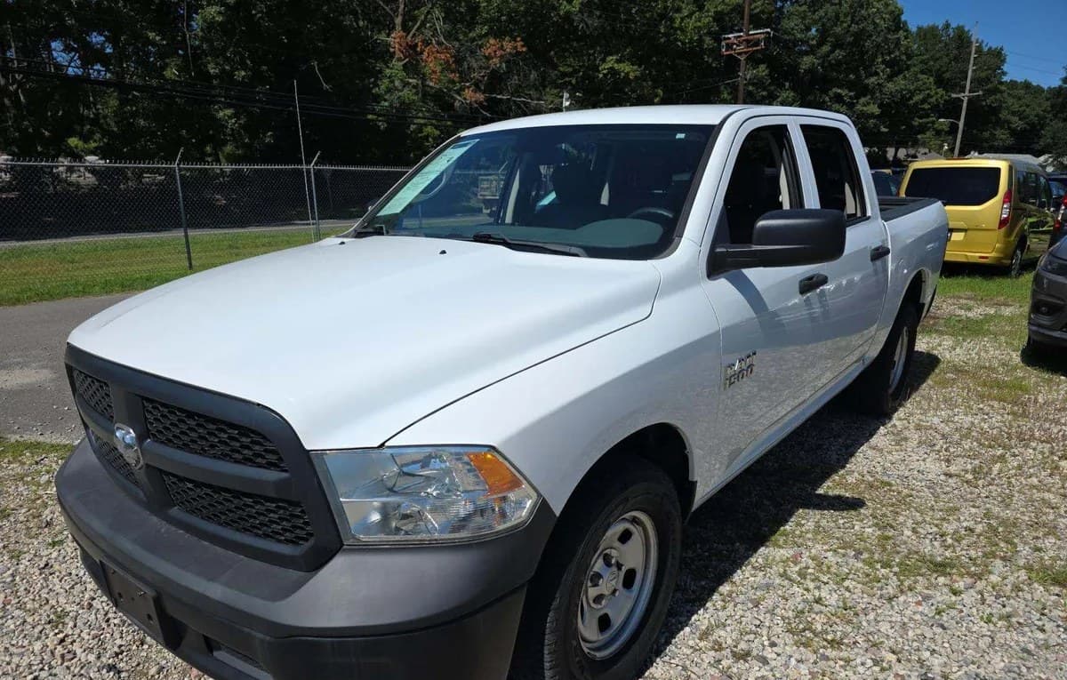 2018 RAM 1500 TRADESMAN CREW CAB SHORT BED 2