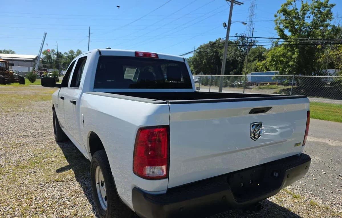 2018 RAM 1500 TRADESMAN CREW CAB SHORT BED 3