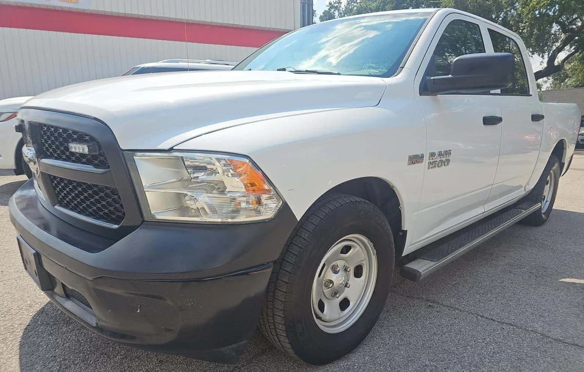2017 RAM 1500 TRADESMAN CREW CAB SHORT BED 2
