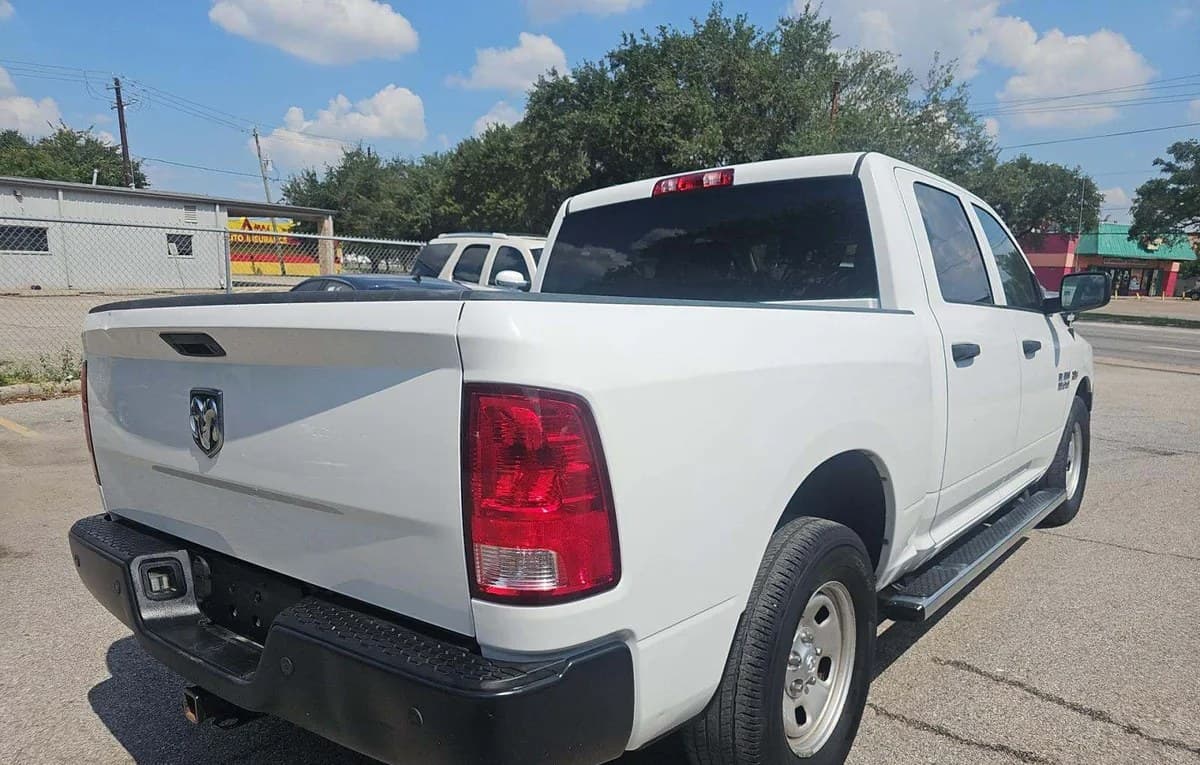 2017 RAM 1500 TRADESMAN CREW CAB SHORT BED 4