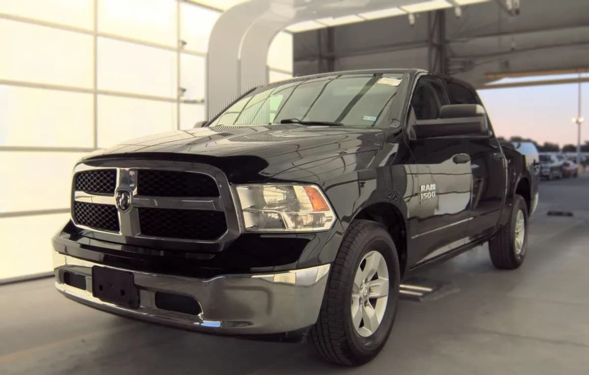 2022 RAM 1500 CLASSIC SLT CREW CAB SHORT BED 2