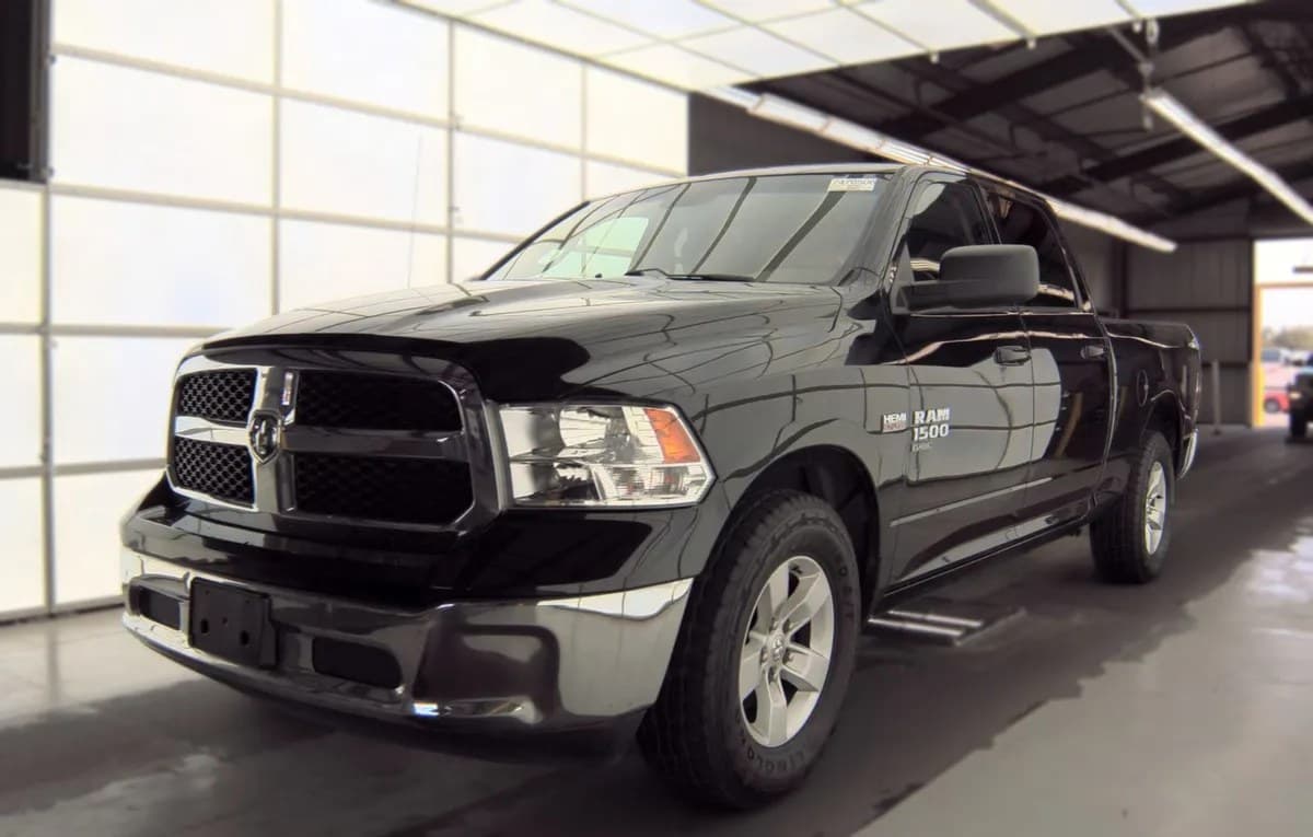 2019 RAM 1500 CLASSIC SLT CREW CAB MEDIUM BED 2