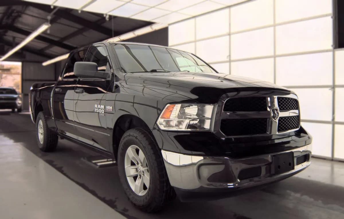 2019 RAM 1500 CLASSIC SLT CREW CAB MEDIUM BED 4