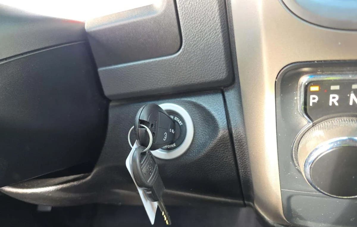 2020 RAM 1500 CLASSIC SLT CREW CAB MEDIUM BED 5