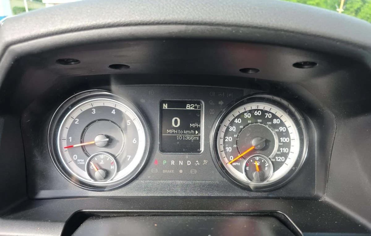 2020 RAM 1500 CLASSIC SLT CREW CAB MEDIUM BED 6