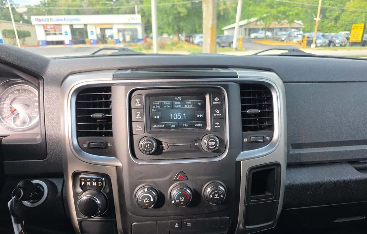 2020 RAM 1500 CLASSIC SLT CREW CAB MEDIUM BED 7