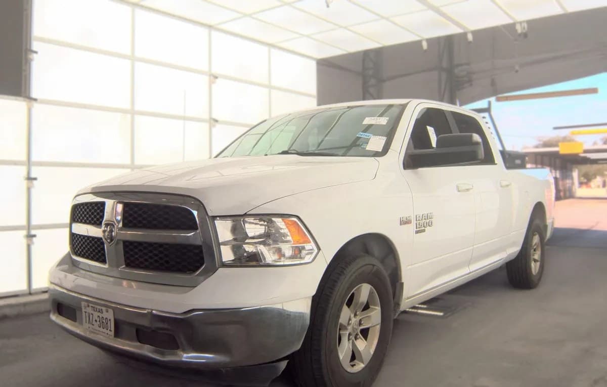 2020 RAM 1500 CLASSIC SLT CREW CAB MEDIUM BED 2