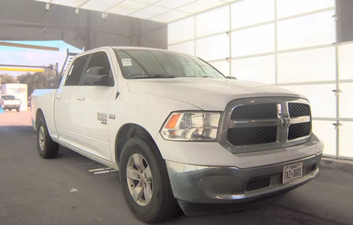 2020 RAM 1500 CLASSIC SLT CREW CAB MEDIUM BED 4