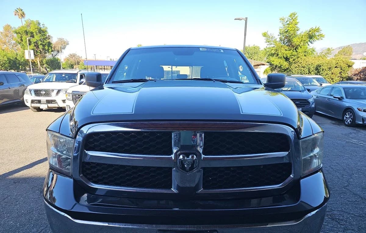 2017 RAM 1500 SLT CREW CAB MEDIUM BED 3