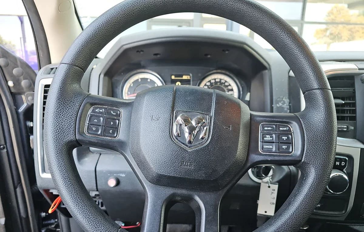 2017 RAM 1500 SLT CREW CAB MEDIUM BED 7