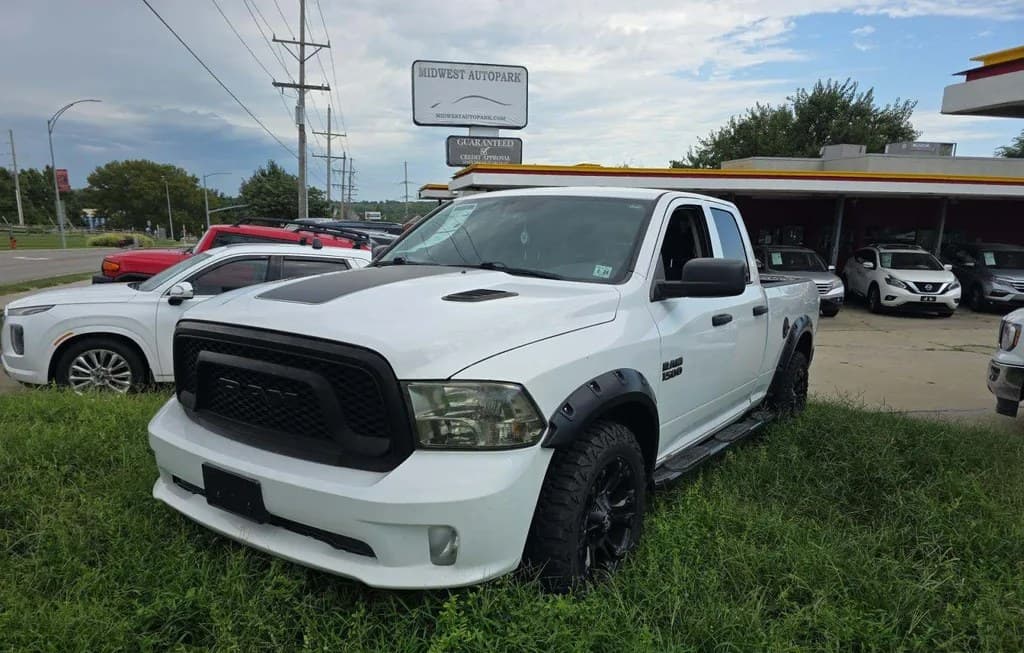2019 RAM 1500 CLASSIC EXPRESS EXTENDED CAB MEDIUM BED 1