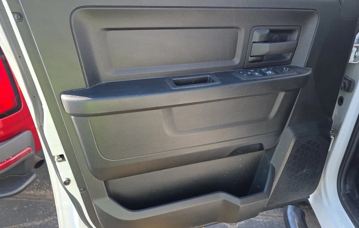 2022 RAM 1500 CLASSIC TRADESMAN EXTENDED CAB MEDIUM BED 6