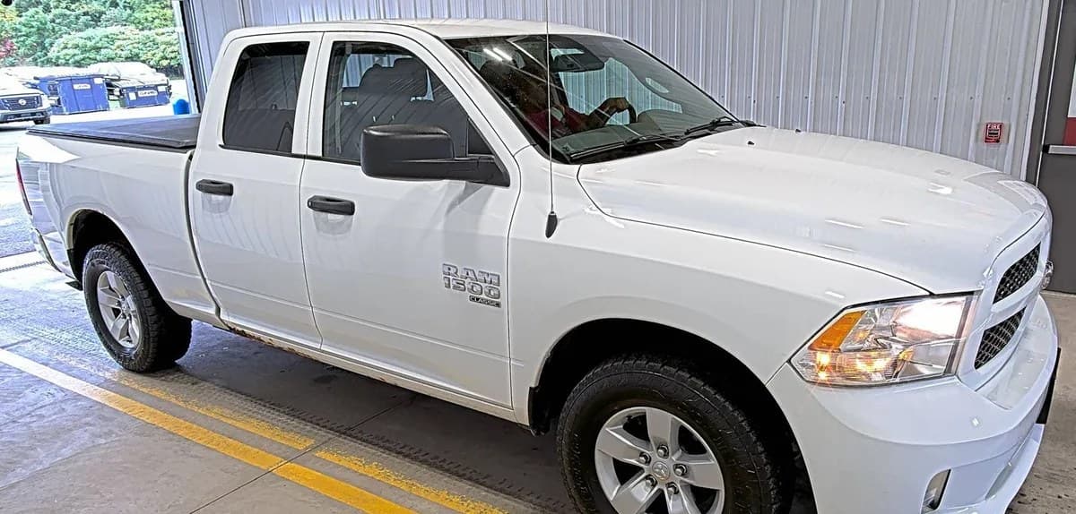 2019 RAM 1500 CLASSIC EXPRESS EXTENDED CAB MEDIUM BED 4