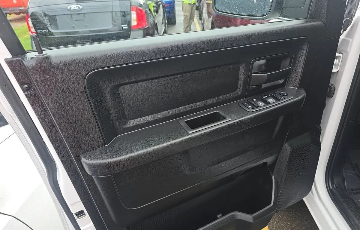 2019 RAM 1500 CLASSIC EXPRESS EXTENDED CAB MEDIUM BED 6