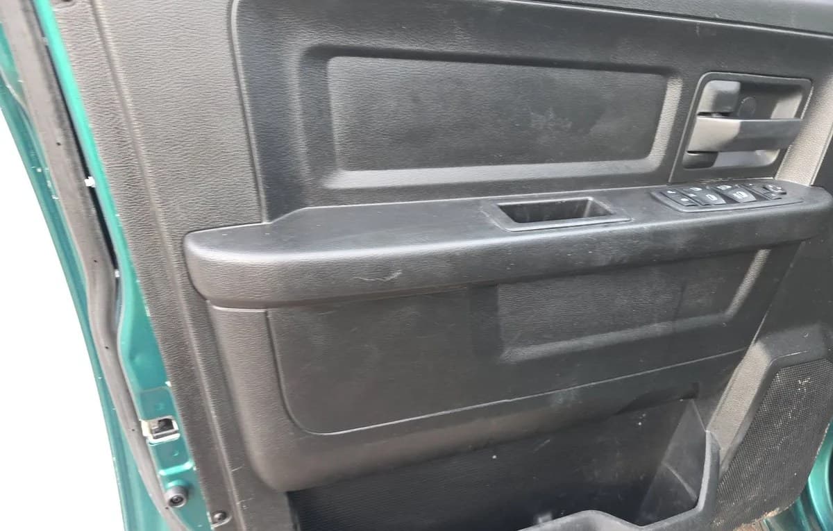 2019 RAM 1500 CLASSIC TRADESMAN EXTENDED CAB MEDIUM BED 6