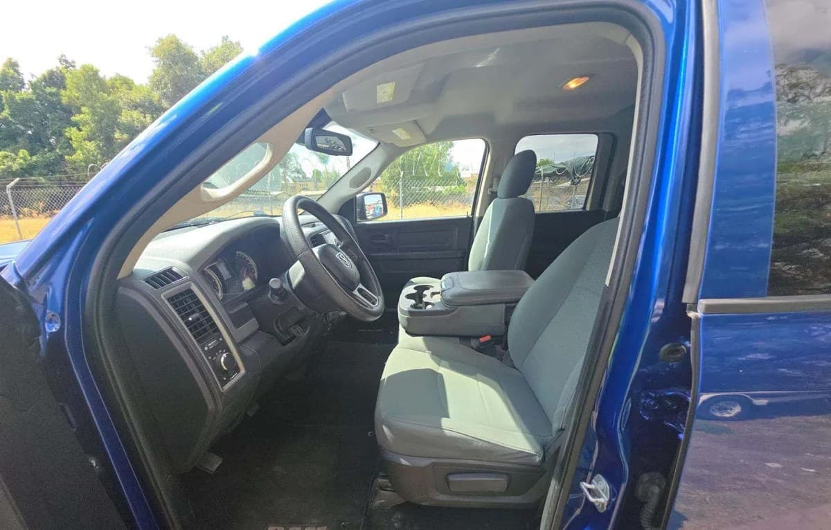 2017 RAM 1500 TRADESMAN EXTENDED CAB MEDIUM BED 4