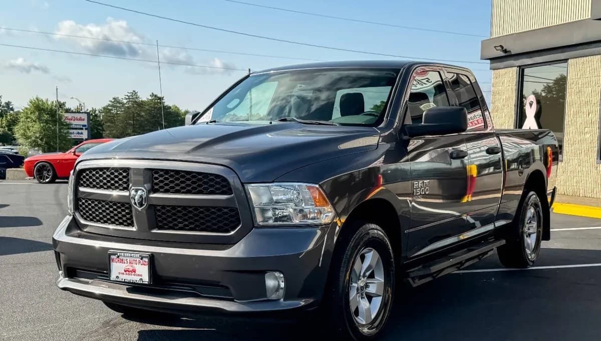 2019 RAM 1500 CLASSIC EXPRESS EXTENDED CAB MEDIUM BED 5