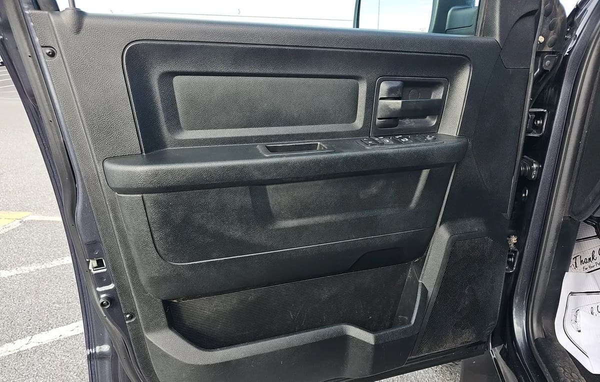 2018 RAM 1500 EXPRESS EXTENDED CAB MEDIUM BED 6