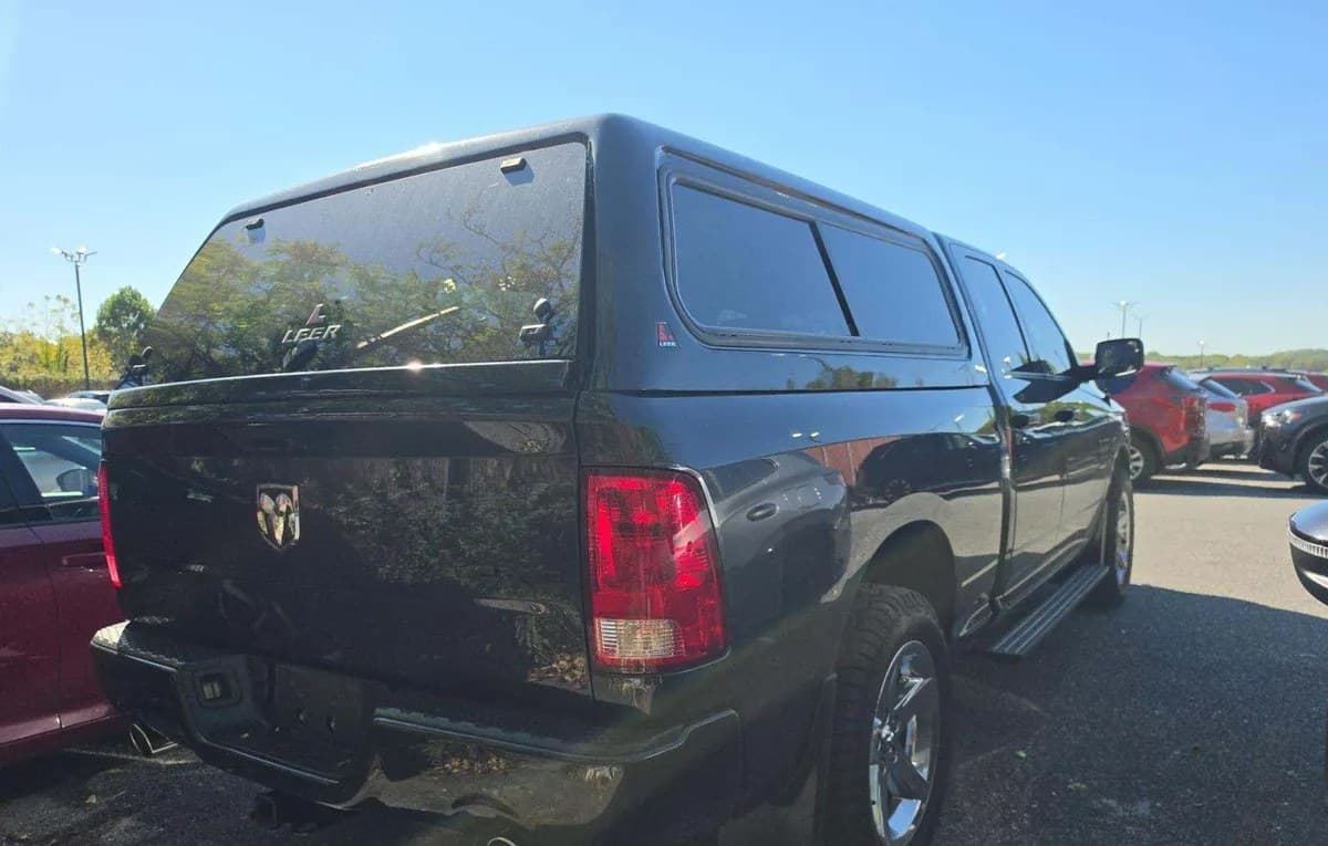2017 RAM 1500 EXPRESS EXTENDED CAB MEDIUM BED 4