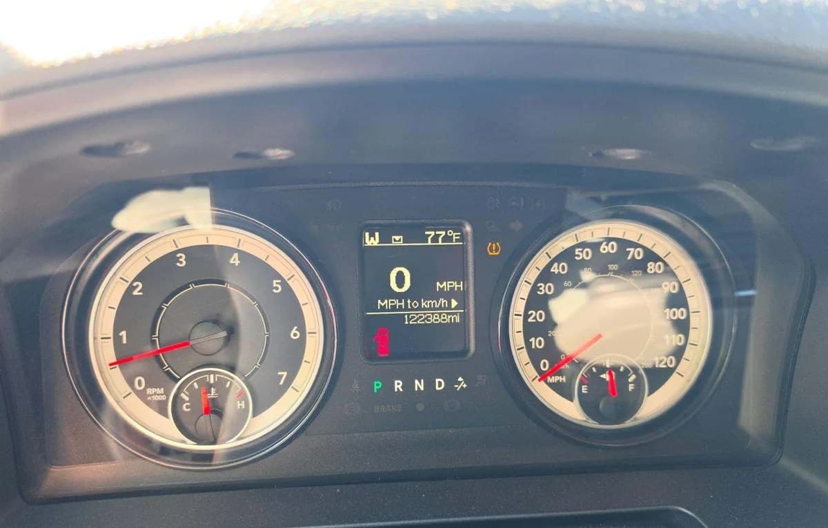 2017 RAM 1500 EXPRESS EXTENDED CAB MEDIUM BED 6