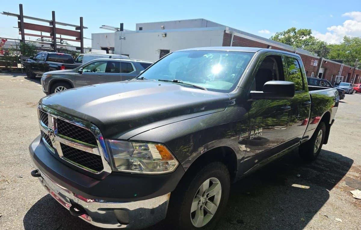 2017 RAM 1500 ST EXTENDED CAB MEDIUM BED 2