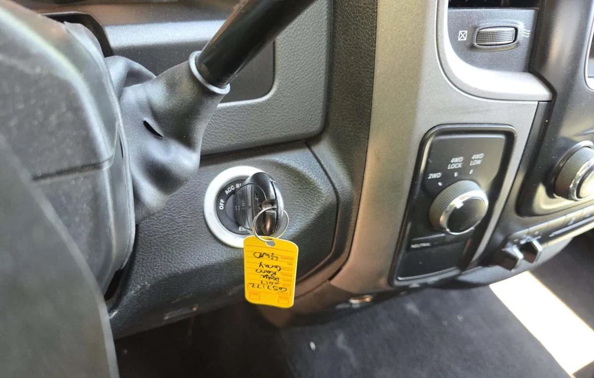 2017 RAM 1500 ST EXTENDED CAB MEDIUM BED 5