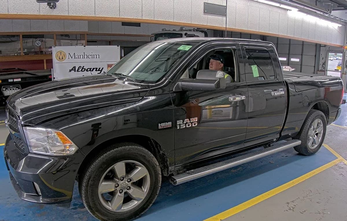 2018 RAM 1500 EXPRESS EXTENDED CAB MEDIUM BED 2
