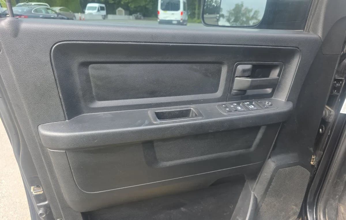 2018 RAM 1500 EXPRESS EXTENDED CAB MEDIUM BED 6