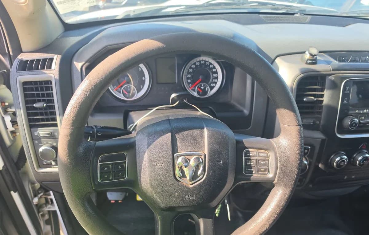 2017 RAM 1500 TRADESMAN EXTENDED CAB MEDIUM BED 7