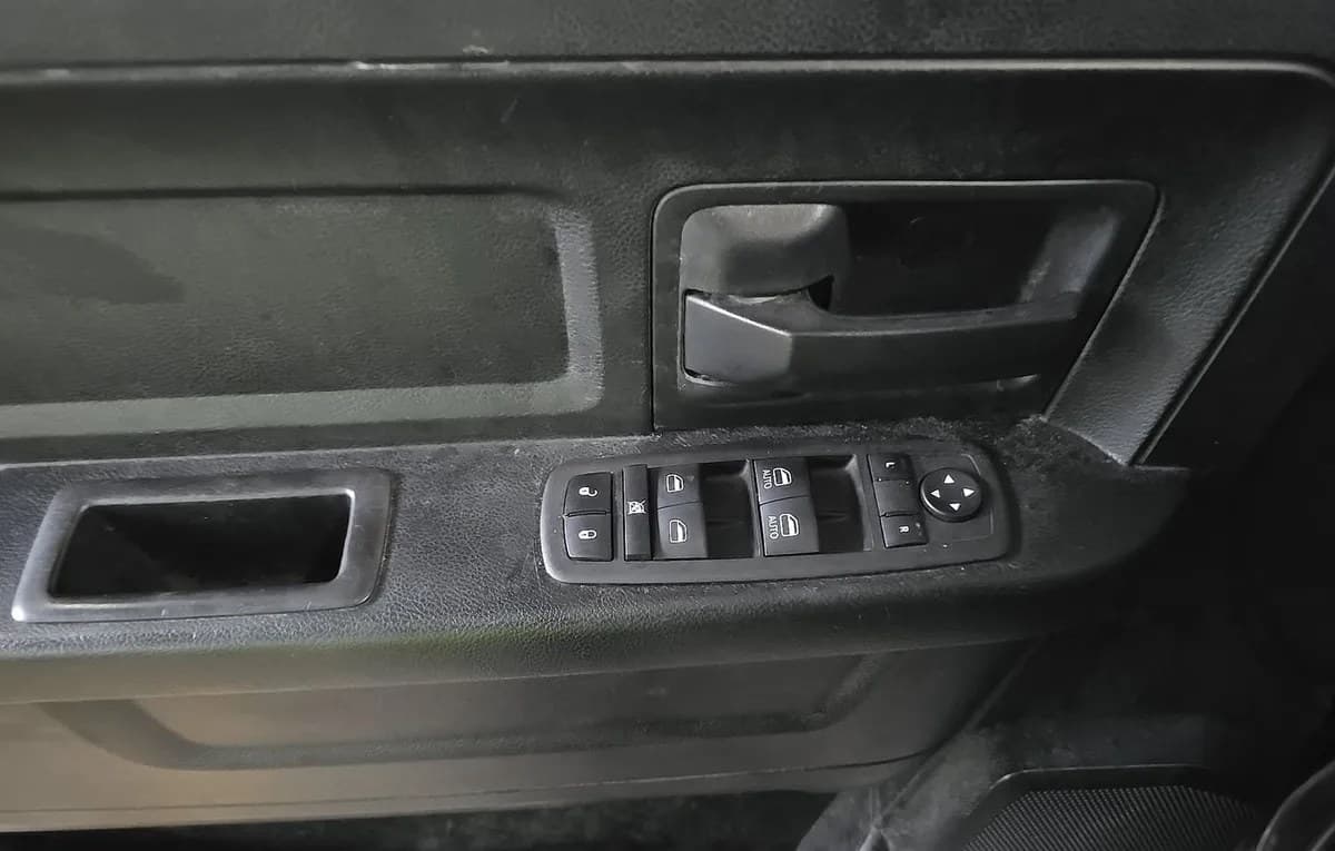 2018 RAM 1500 EXPRESS EXTENDED CAB MEDIUM BED 6