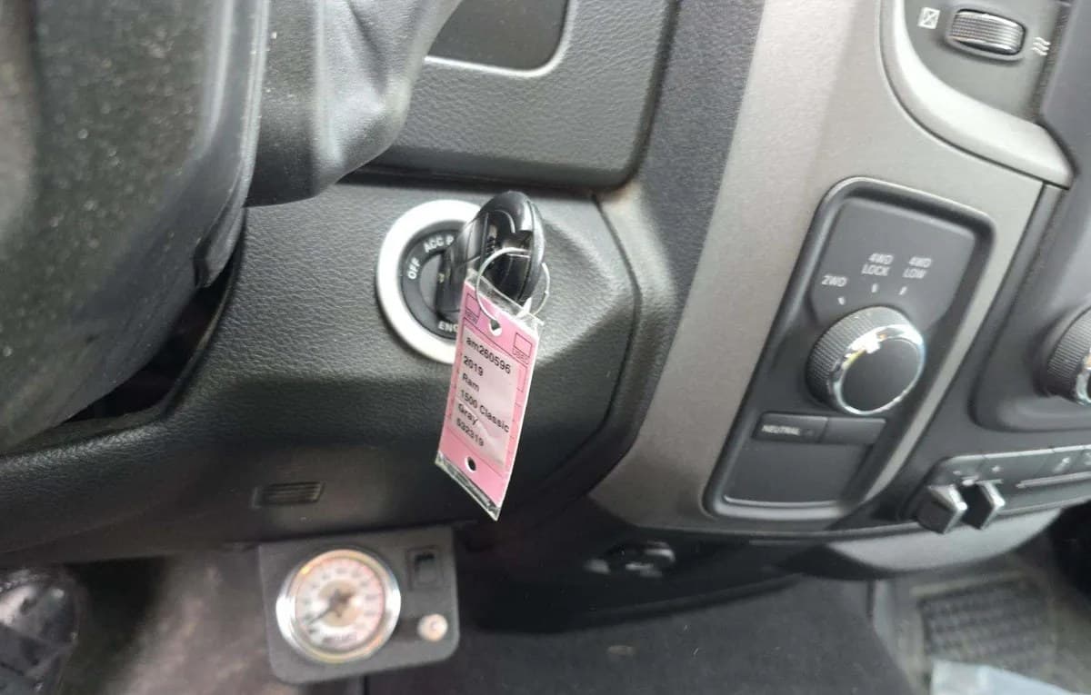 2019 RAM 1500 CLASSIC EXPRESS EXTENDED CAB MEDIUM BED 5