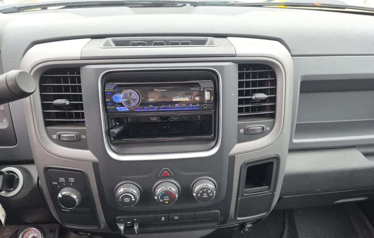 2019 RAM 1500 CLASSIC EXPRESS EXTENDED CAB MEDIUM BED 7
