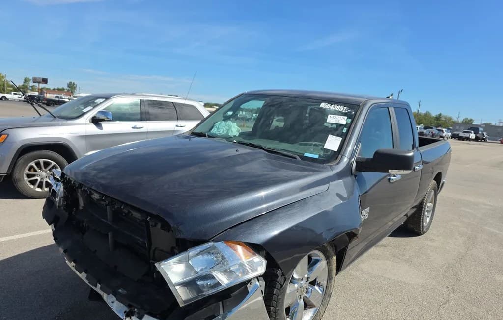 2018 RAM 1500 BIG HORN EXTENDED CAB MEDIUM BED 1