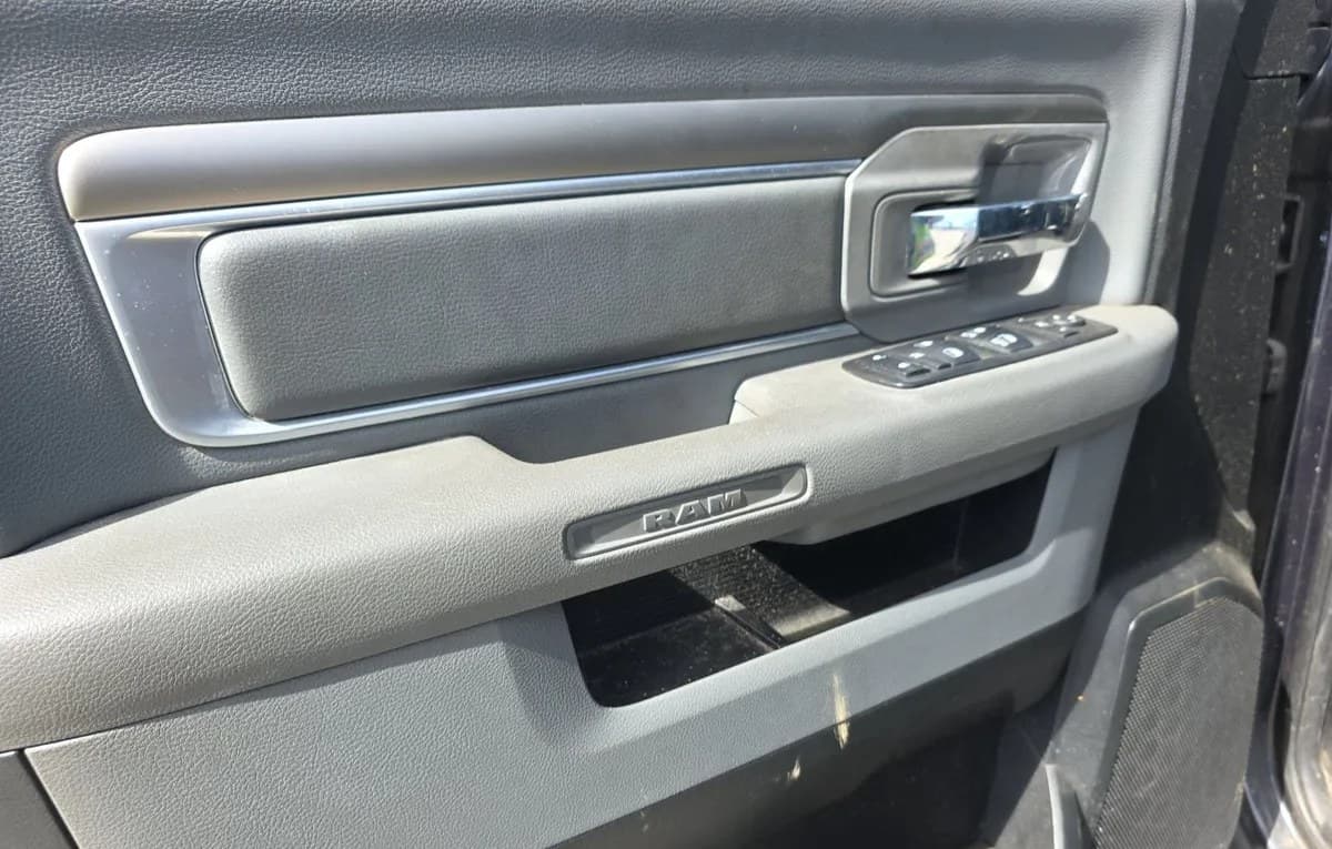 2018 RAM 1500 BIG HORN EXTENDED CAB MEDIUM BED 6
